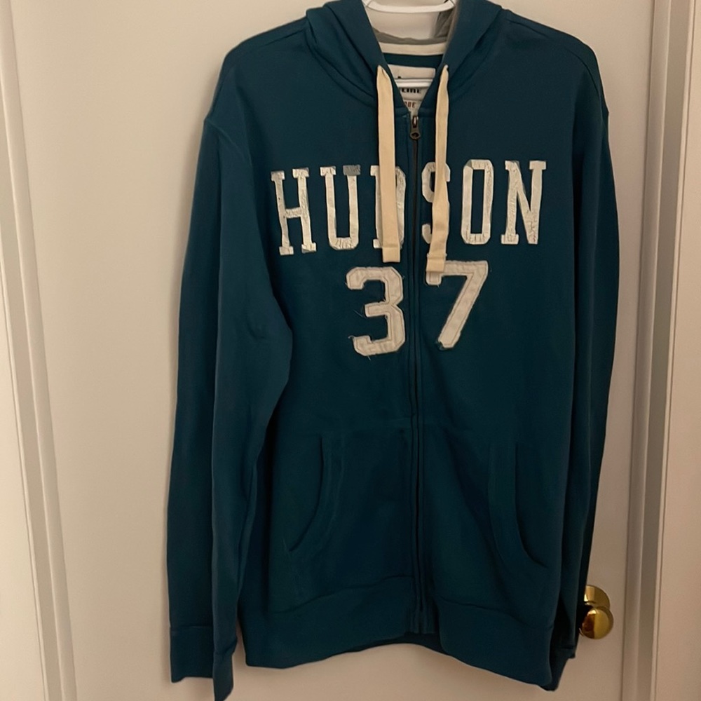 X-Large men’s zip up sweater.